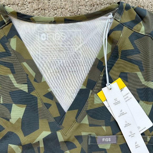 Figs Women Catarina FREEx One-Pocket Scrub Top - Camo Martini Olive (Small) - Picture 2 of 3